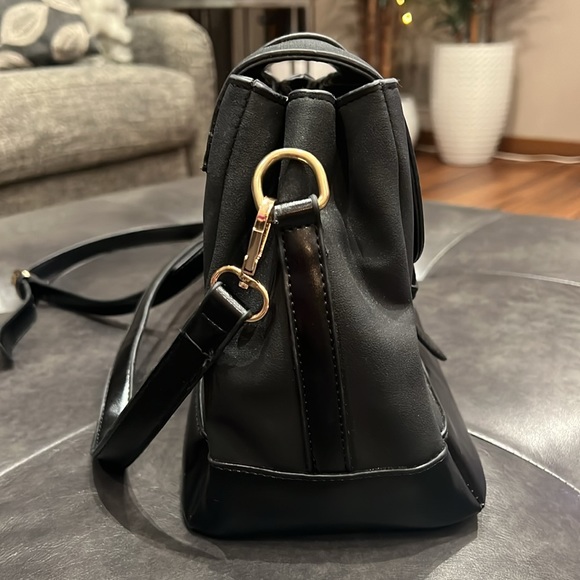 Black Crossbody Bag with buckle detail - Picture 6 of 10